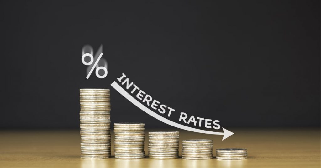 declining-interest-rates-5016634